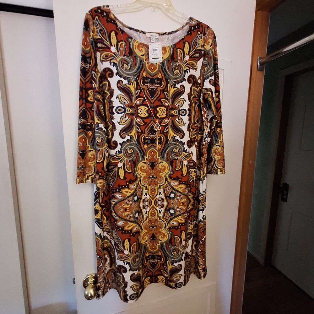 Haani Women's Brown and Gold Paisley Tunic